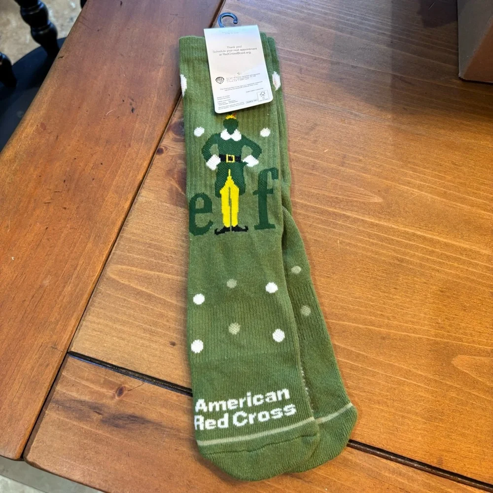 NWT American Red cross Elf womens cotton blend crew socks green one size